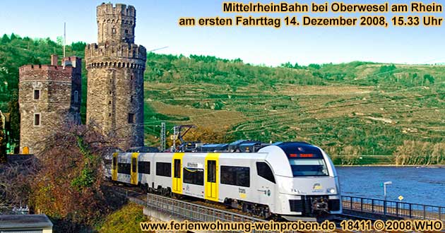 Mittelrhein-Bahn bei Oberwesel am Rhein fhrt zwischen Katzenturm und Ochsenturm am ersten Fahrtag, 14. Dezember 2008, 15.33 Uhr.